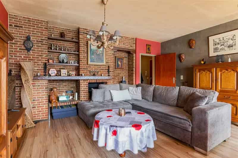 Ruim Appartement 2 Slaapkamers Te Koop Zonder Gemeenschappelijke Kosten