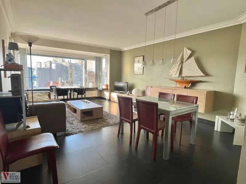 Gerenoveerd appartement Oostende Petit Paris 88m2