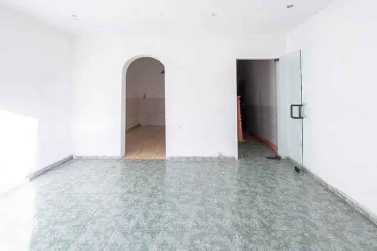 Te renoveren woning Gent: Grote ruimtes & veel licht