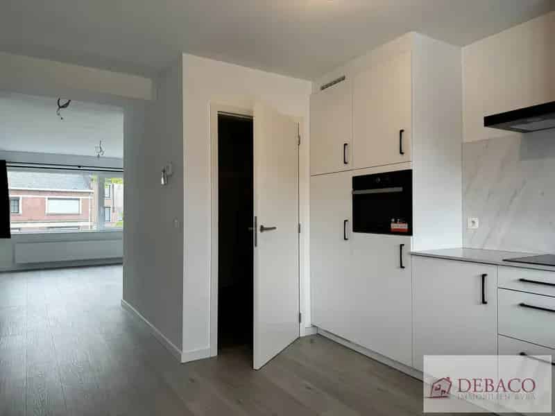 Appartement te Koop Koningshooikt 2 slaapkamers gerenoveerd