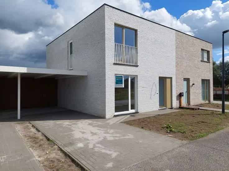 Huis Te Koop Sijsele: Energielabel E-11, 3 slaapkamers