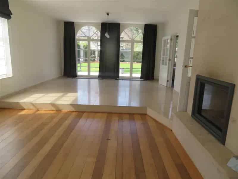 Villa te koop Brasschaat 4 slaapkamers airco