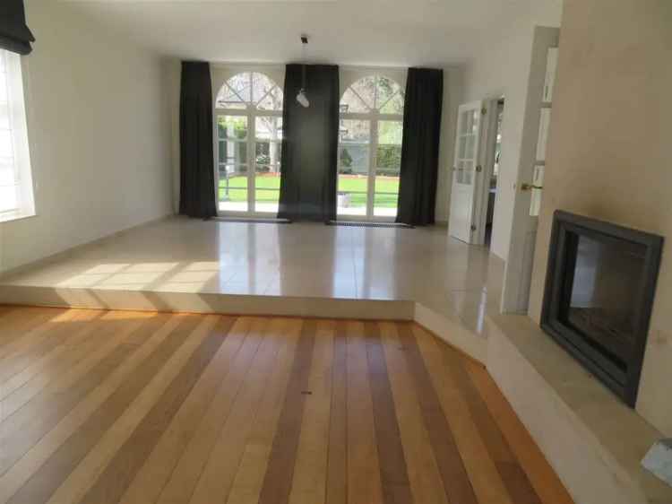 Villa te koop Brasschaat 4 slaapkamers airco