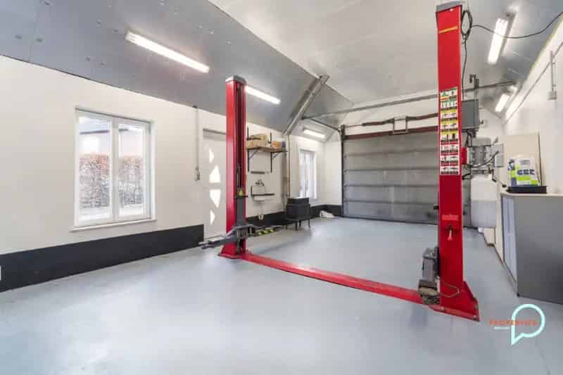 Huis te koop Ronse: Instapklare woning met ruime garage en tuin