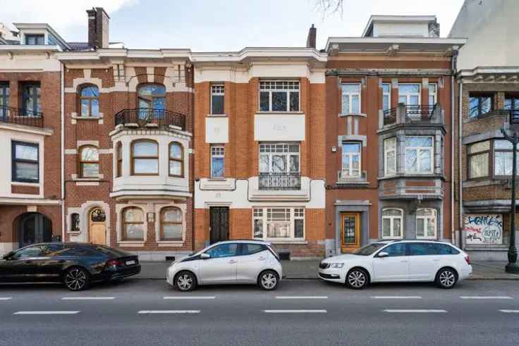 Huis Te Koop Schaarbeek 5 slaapkamers Tuin Renovatieproject