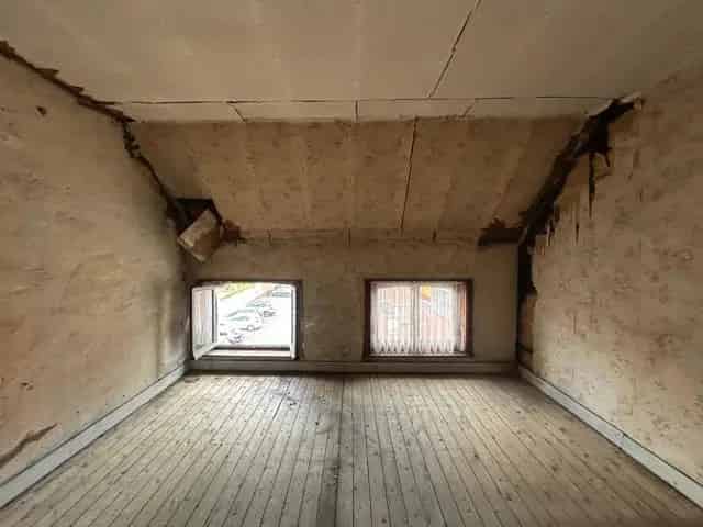Te renoveren woning Mariakerke - Veel potentieel - Mobiscore 8910