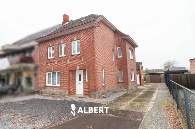 Te renoveren woning Diepenbeek grote tuin