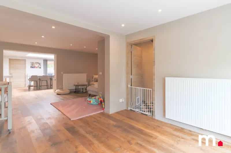 Huis te koop in Harelbeke: Ruime moderne woning met oog voor detail