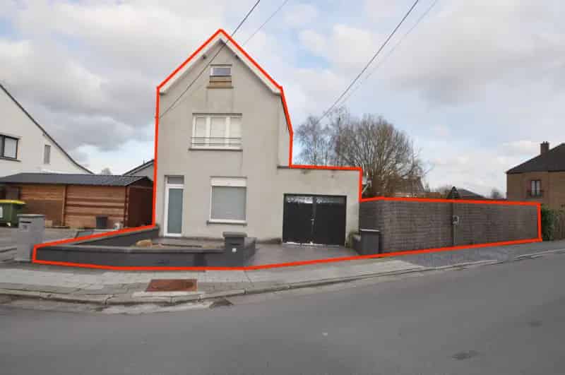 Huis te huur Gullegem: Charmante woning met grote tuin en dubbele garage
