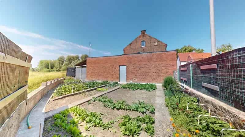 Landelijke woning te Hoegaarden met garage en tuin