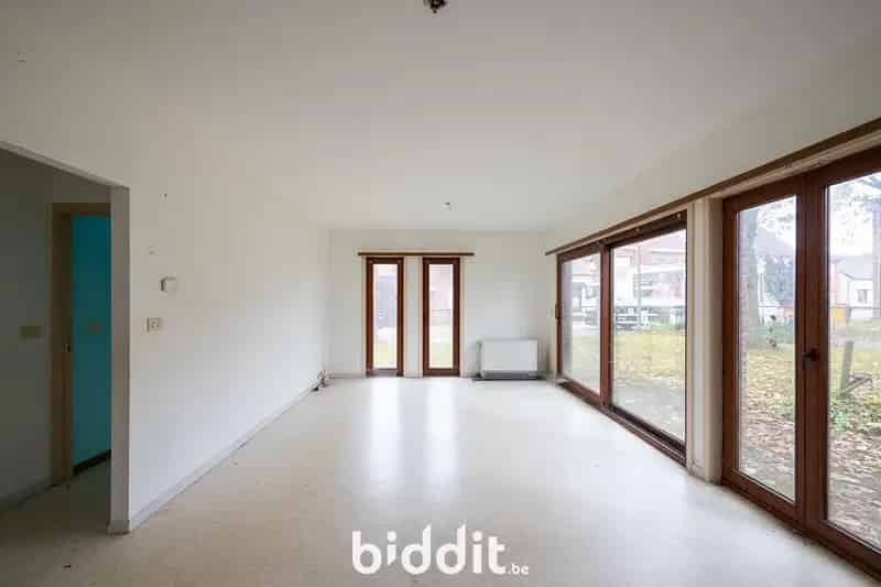 Te renoveren appartement met tuin in Essen