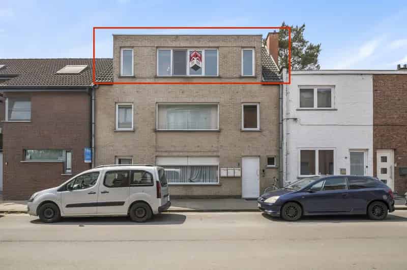 Appartement te koop Hamme: Instapklare dakappartement met terras