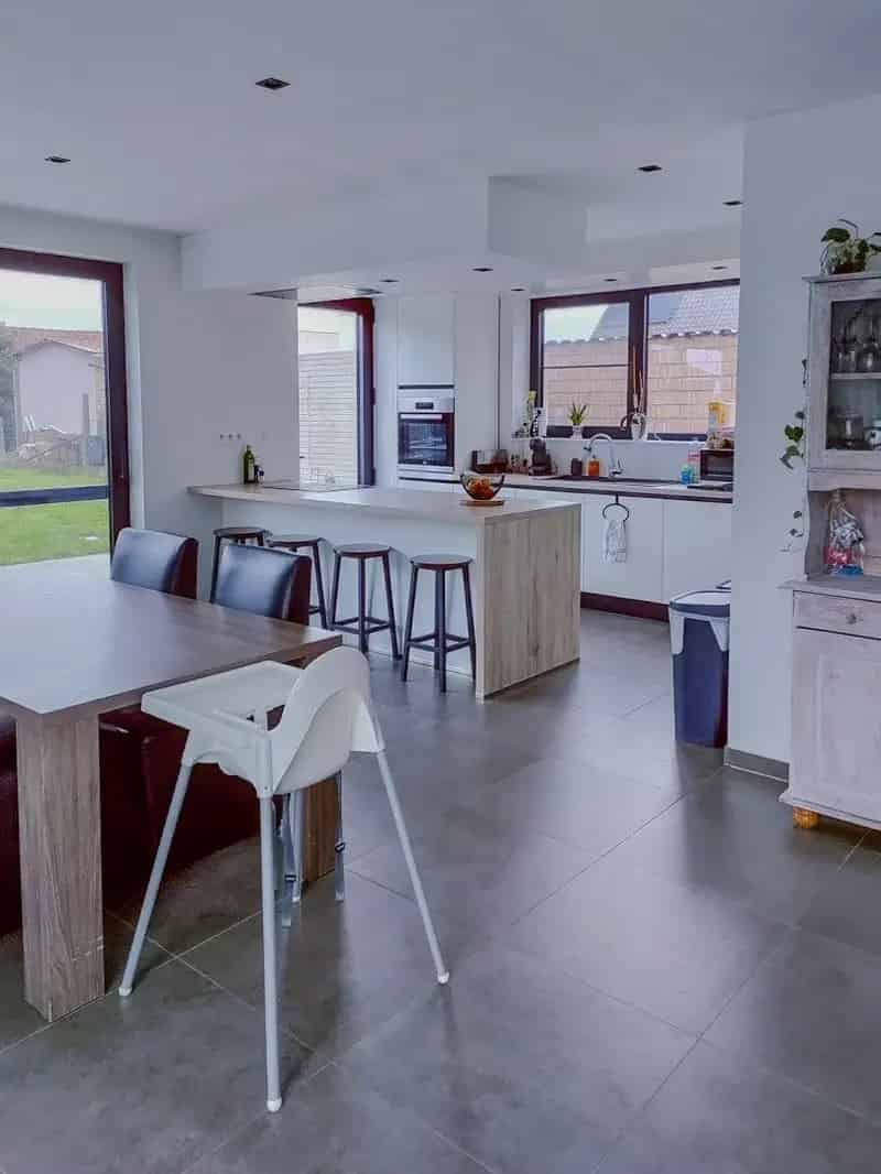 Nieuwbouwwoning 4 slaapkamers carport tuin