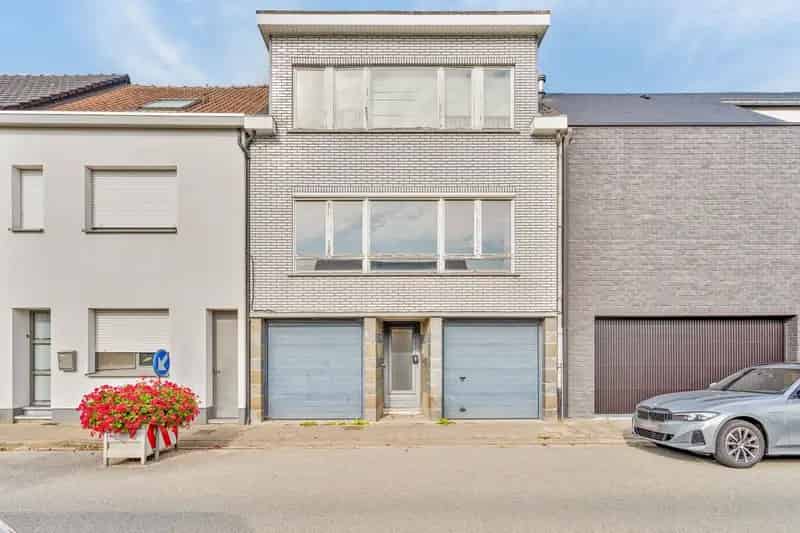Te renoveren woning met tuin 2 appartementen