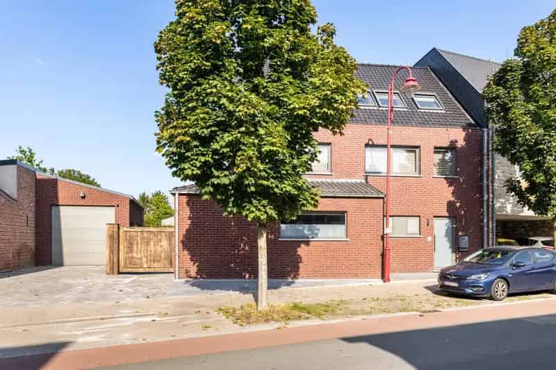 Huis te koop Sint-Maria-Aalter: Ruime nieuwbouwwoning 300m²