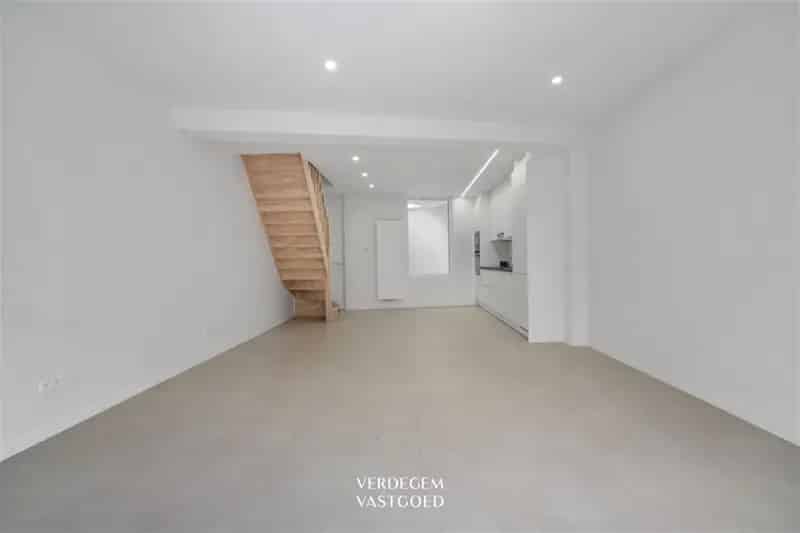 Huis te Koop Wondelgem Nabij Winkels en Openbaar Vervoer