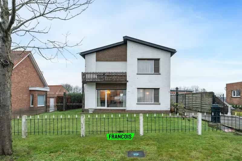 Huis te huur te Roksem: Villa met 3 slaapkamers en renovatiemogelijkheden
