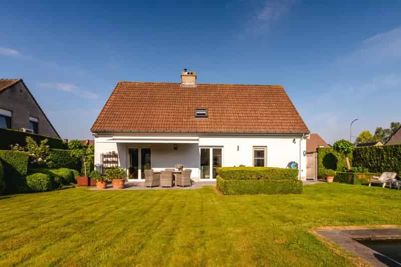 Huis te Koop Kuurne: Villa 4 slaapkamers, Garage, Zonnige Tuin