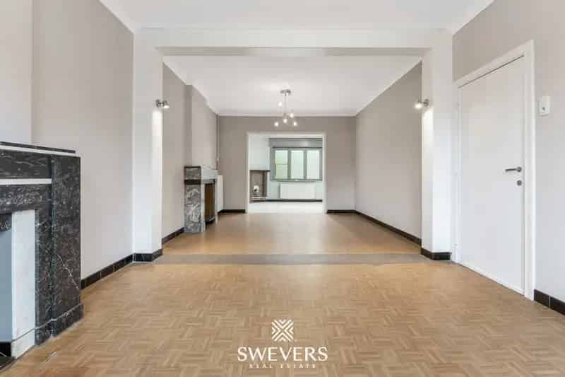Charmante Halfopen Woning te Borgloon