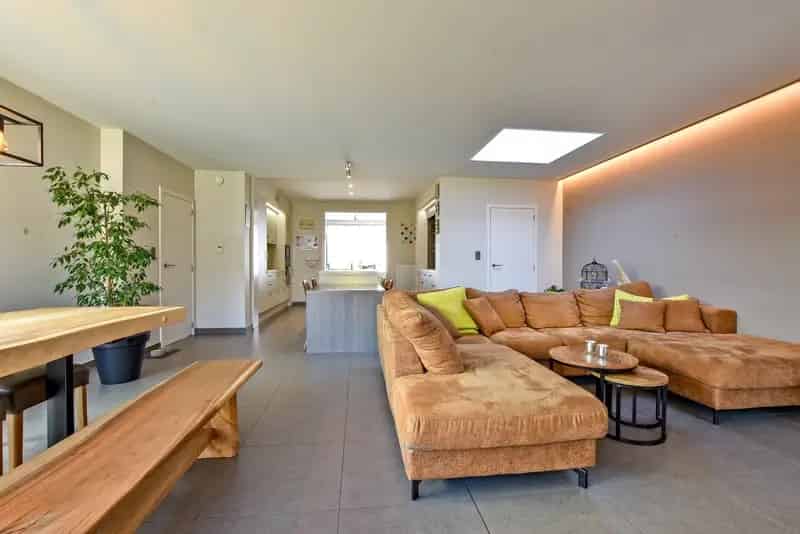 Gerenoveerde woning 4 5 slaapkamers 2 garages Diksmuide
