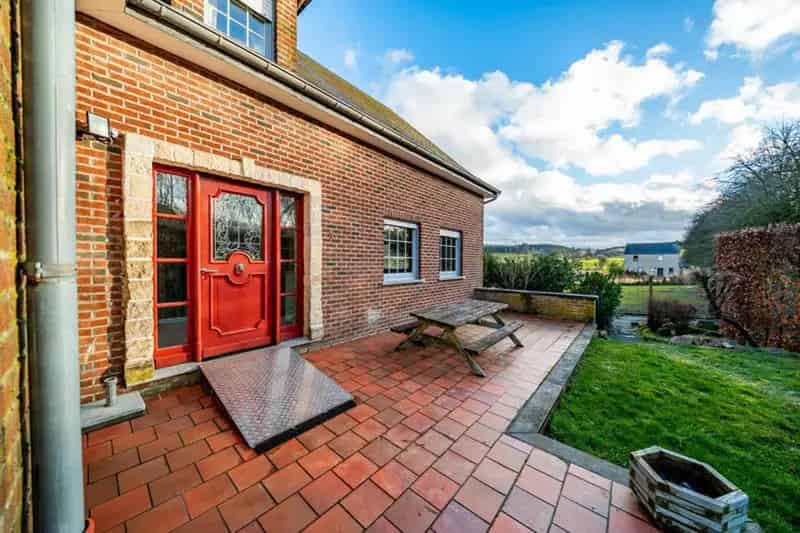 Ruime Woonst 6 Slaapkamers 12000m2 Gedinnes
