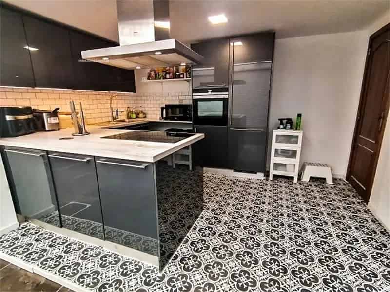 Huis te Koop Oostende 4 slaapkamers Garage Vernieuwd