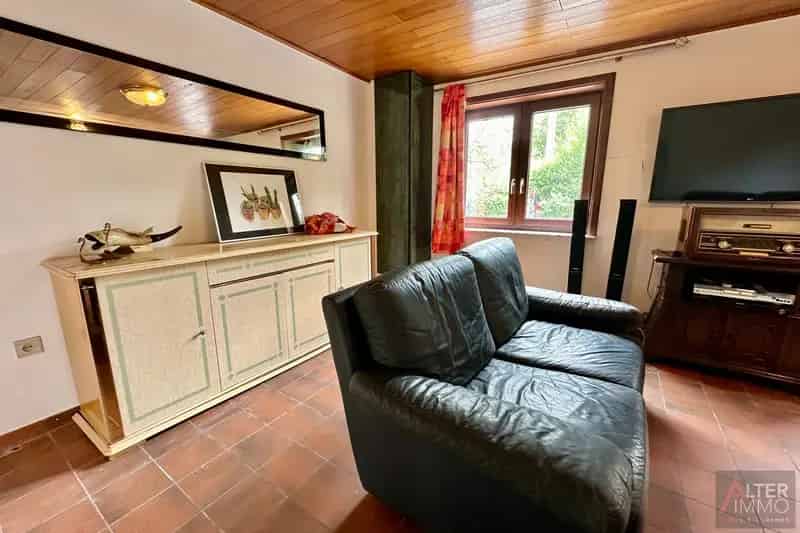 Gelijkvloerse woning 2 slaapkamers kelder zolder 10a 30ca