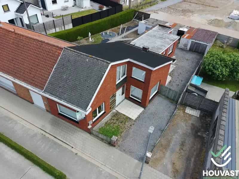 Huis te koop Houthulst: Halfopen bebouwing met tuin