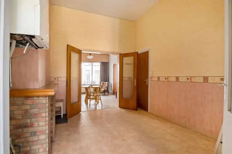 Ruime woning 193m² op te frissen te Antwerpen