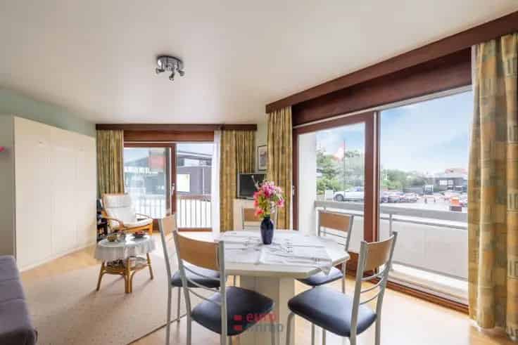 Studio Te Koop Nabij Haven: Lichtrijk en Gemeubileerd