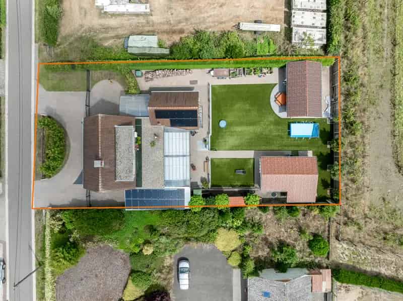 Huis te huur Ruime gerenoveerde woning 237m2 met garage en tuin
