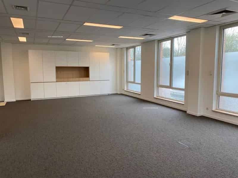 Kantoorruimte te Huur Drogenbos Techno Center Nabij R0
