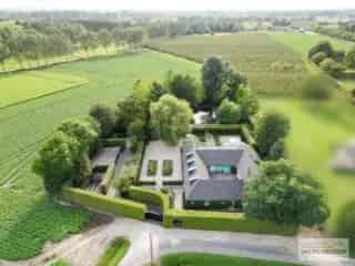 Luxe Vierkantshoeve te Koop Hasselt