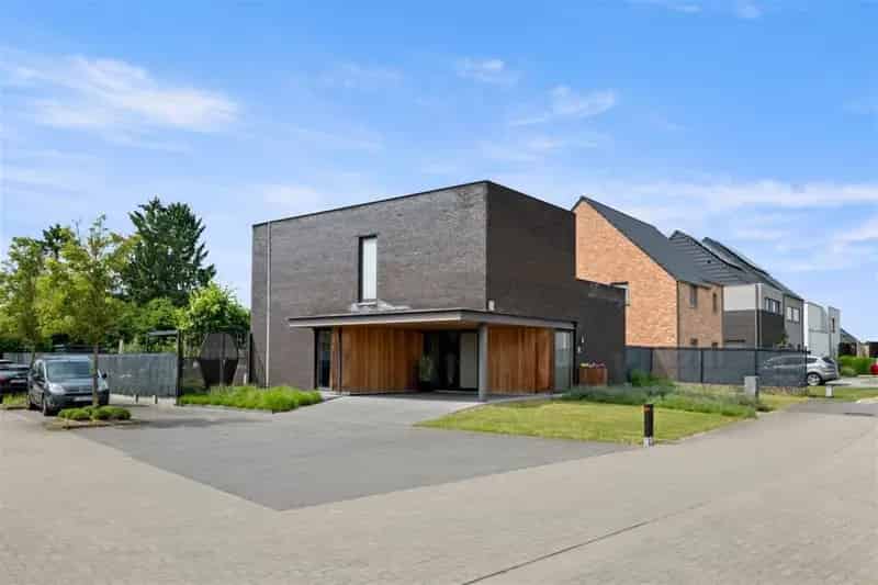 Huis te koop Nieuwerkerken: 6 slaapkamers, energiezuinig