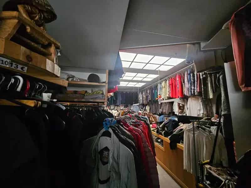 Handelspand met Woonst te Koop