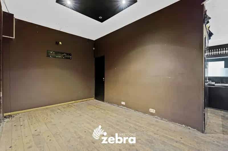 Handelspand met Duplex Appartement te Kuurne
