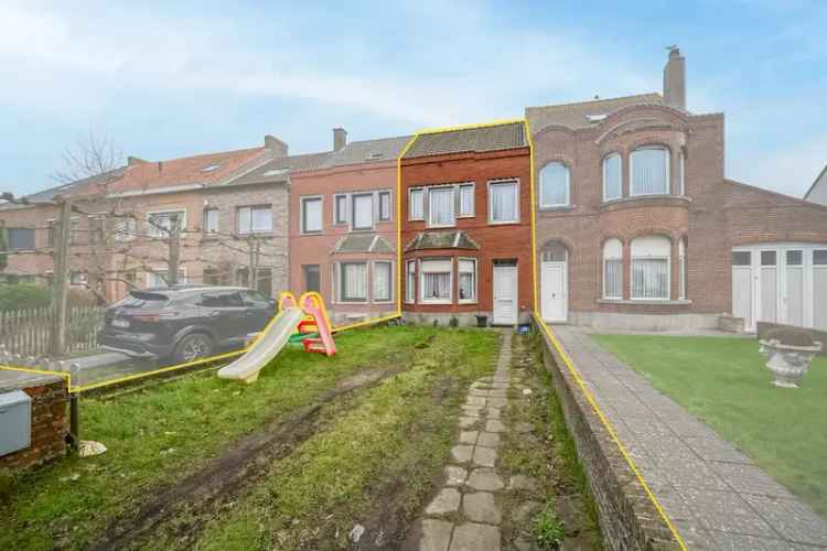 Te koop woning gesloten bebouwing Bredene met tuin en zonnepanelen