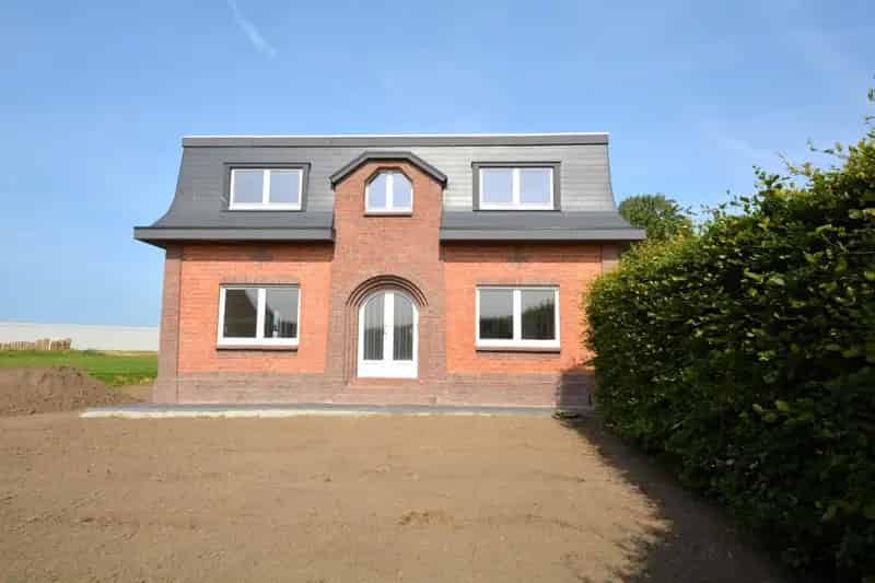Huis te huur: Ruime gerenoveerde woning 325m² met grote tuin