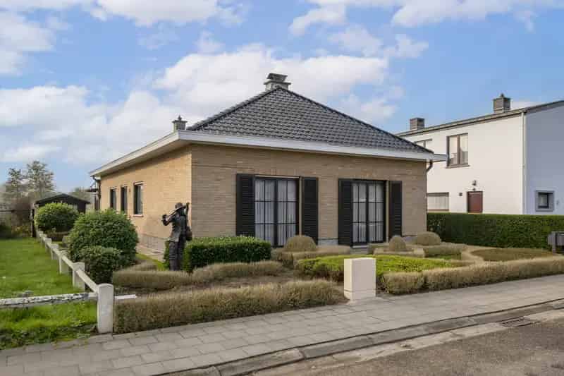 Huis te koop Hofstade: Instapklare laagbouwvilla met tuin