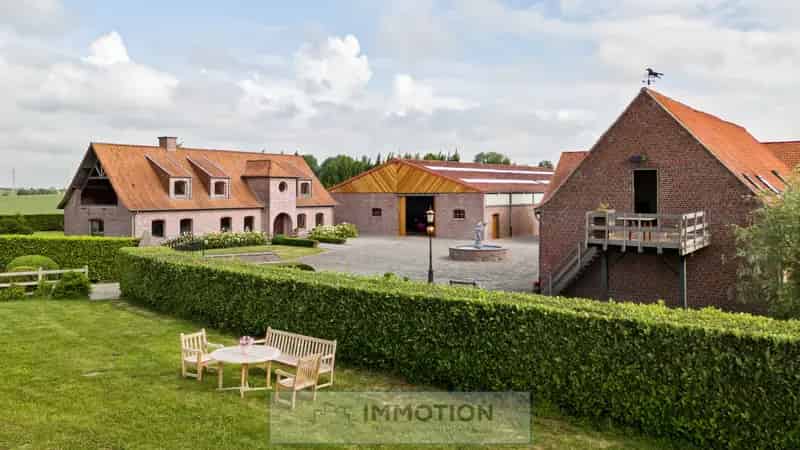Landelijke Villa met Paardenstoeterij te Huur