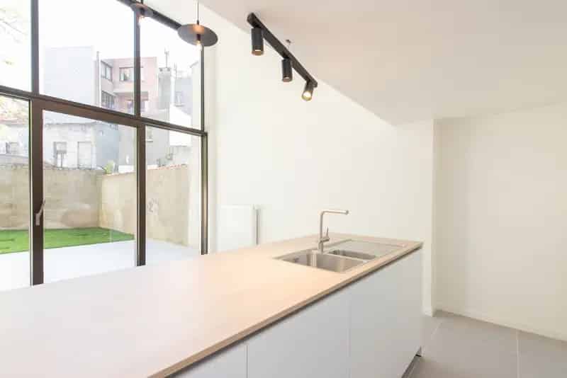 Herenhuis te huur: 4 slaapkamers, 2 badkamers, zonnige tuin