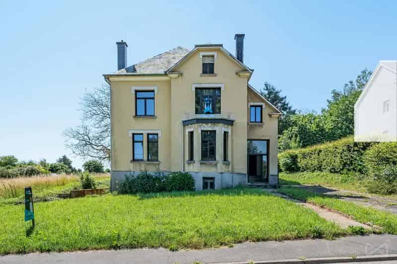 Huis te renoveren met bouwgrond Freylange