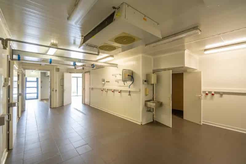 Handelshuis met Duplex Appartement te Koop