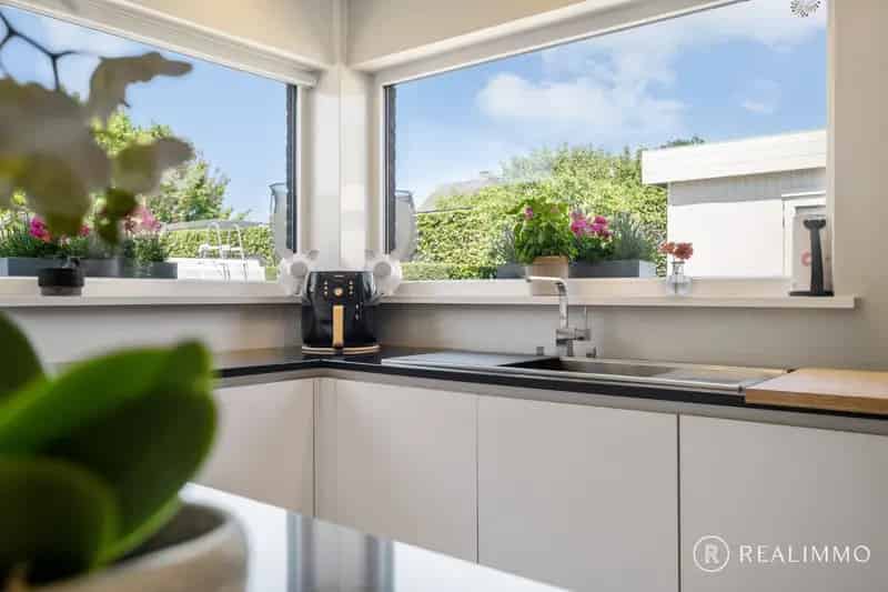 Stijlvol gerenoveerde woning Moen