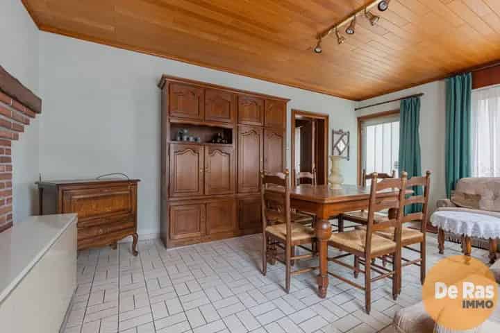 Huis te renoveren in BORSBEKE