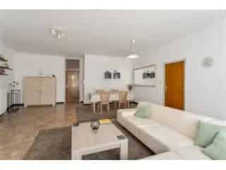 Handelspand met 3 Appartementen te Koop As Centrum