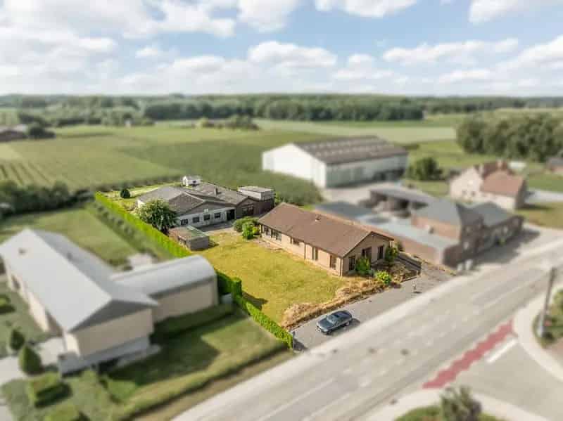 Gelijkvloerse woning met grote loods 25 are