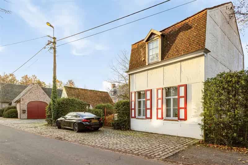 Huis te koop Vinderhoute: Charmante woning met privacy en tuin