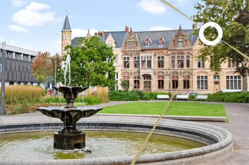 Huis te koop Ieper 12 slaapkamers  -  Groepspraktijk of vrij beroep