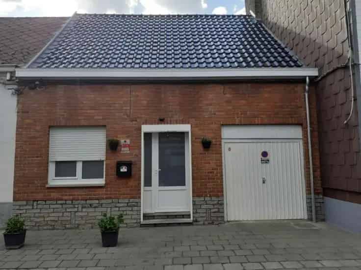 Huis Te Koop: 2 Gevels, Garage, Zolderkamer